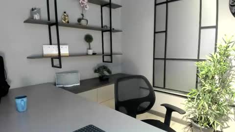 labrinthteasing online show from 19, 10, 2025