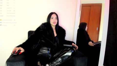 lace_victoria online show from 12, 1, 2025