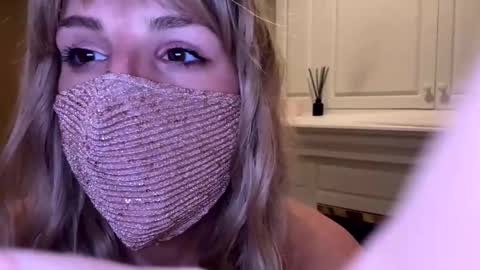 laceluxleather online show from 4, 3, 2026