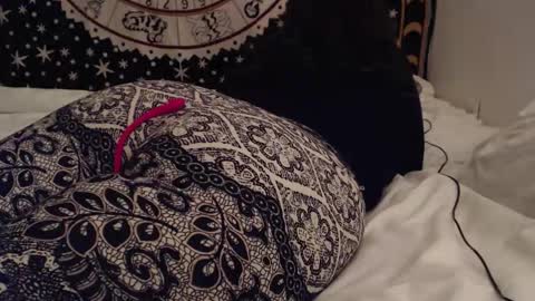 Lacey online show from 25, 11, 2025