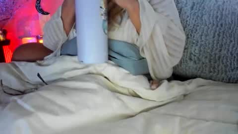 Snapshot of laceygrl chatting on 7, 6, 2026 Lacey online show from 7, 6, 2026