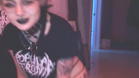 Snapshot of laceymarievelutina chatting on 4, 4, 2026 Lacey-Marie online show from 4, 4, 2026