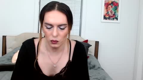 Lacey Phoenix online show from 5, 2, 2025