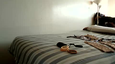 lachickadelbronx online show from 23, 3, 2026