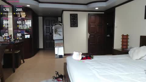 Snapshot of ladii_mia chatting on 9, 2, 2025 Mia online show from 9, 2, 2025