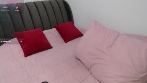 Mia online show from 10, 4, 2026