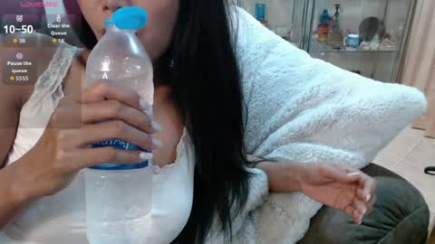 Snapshot of ladii_mia chatting on 9, 7, 2026 Mia online show from 9, 7, 2026