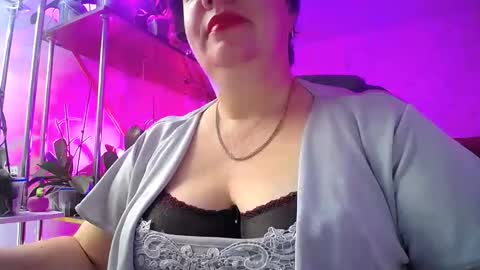 Snapshot of lady_gloria chatting on 9, 12, 2024 Lady Gloria online show from 9, 12, 2024