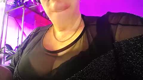 Lady Gloria online show from 4, 3, 2026