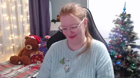 Snapshot of lady_inari chatting on 24, 12, 2024 Angelika online show from 24, 12, 2024