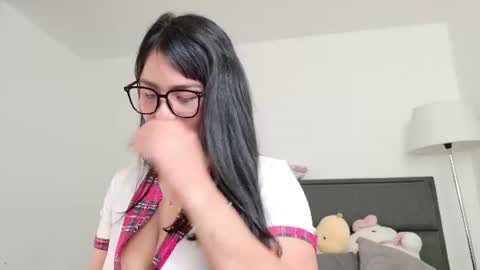 Snapshot of lady_ni chatting on 6, 7, 2026 700 1300 -5 online show from 6, 7, 2026