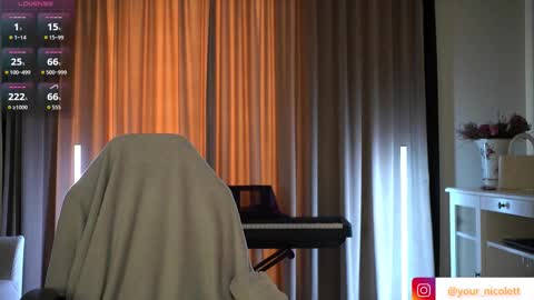 lady_nicolett online show from 8, 10, 2025