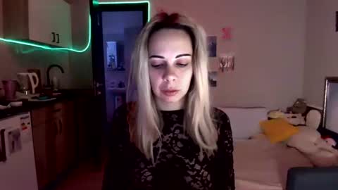 Snapshot of lady_smile69 chatting on 10, 9, 2025 lady_smile69 online show from 10, 9, 2025