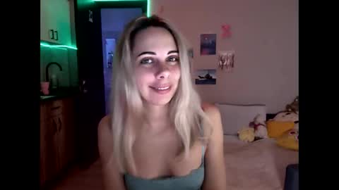 Snapshot of lady_smile69 chatting on 13, 9, 2025 lady_smile69 online show from 13, 9, 2025