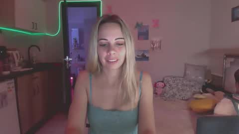 Snapshot of lady_smile69 chatting on 7, 10, 2025 lady_smile69 online show from 7, 10, 2025