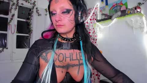 Mia online show from 27, 11, 2025