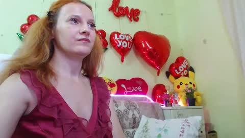 Snapshot of ladybigsmile chatting on 4, 3, 2025 Sima Ladybigsmile online show from 4, 3, 2025