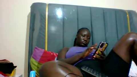 lindah32 online show from 22, 12, 2024