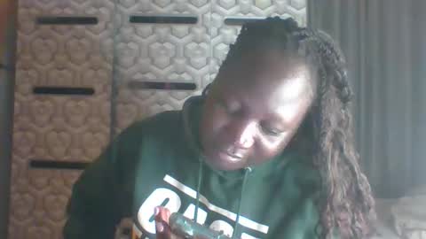 lindah32 online show from 14, 11, 2025