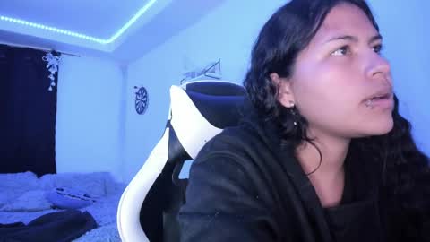  Lady  online show from 8, 1, 2025