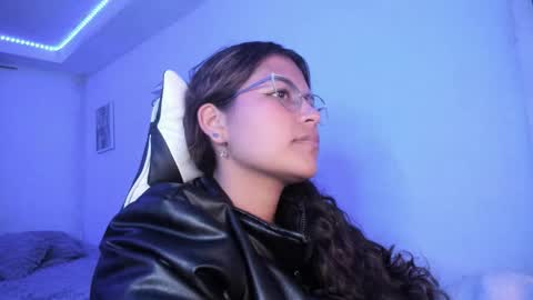  Lady  online show from 5, 2, 2026