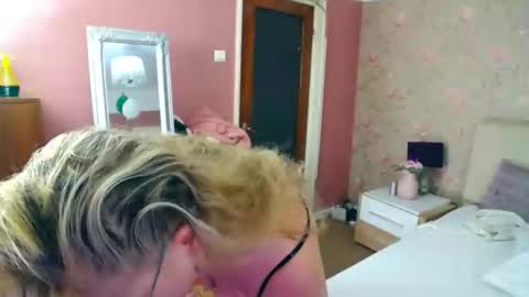 Snapshot of ladymariahx chatting on 22, 2, 2025 ladymariahx online show from 22, 2, 2025