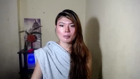 Snapshot of ladyofyou_dreamxoxo chatting on 8, 7, 2026 LILY online show from 8, 7, 2026