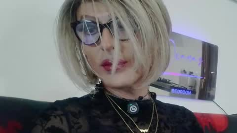 Oxana online show from 7, 5, 2026