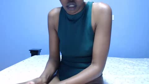 Snapshot of ladyqeeen chatting on 12, 2, 2025 ladyqeeen online show from 12, 2, 2025