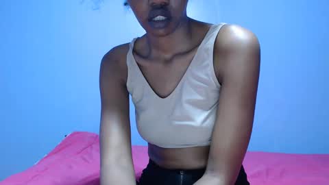 Snapshot of ladyqeeen chatting on 17, 2, 2025 ladyqeeen online show from 17, 2, 2025