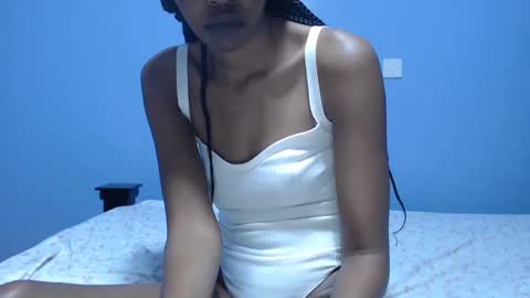 Snapshot of ladyqeeen chatting on 26, 2, 2025 ladyqeeen online show from 26, 2, 2025