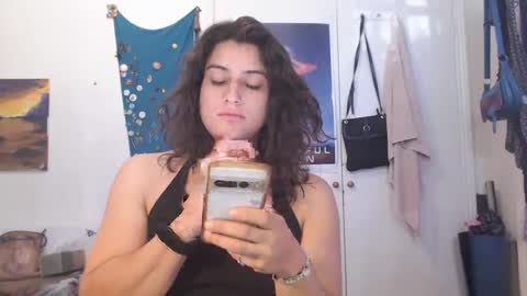 Sara Florez online show from 15, 9, 2025