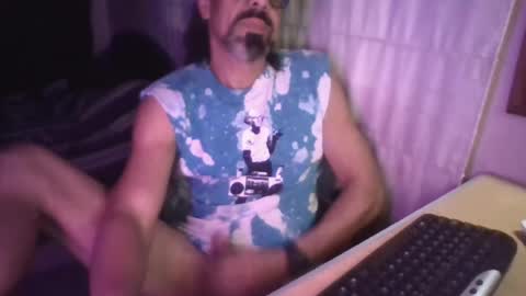 La Genova esta Dura beard boy male dick mastubate latinosexy latinohot latino glasses mature strong stronglegs online show from 17, 7, 2026