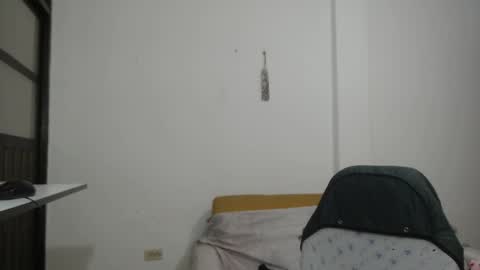 Snapshot of lahurent_weed420 chatting on 29, 9, 2025 paola and a guest lol online show from 29, 9, 2025