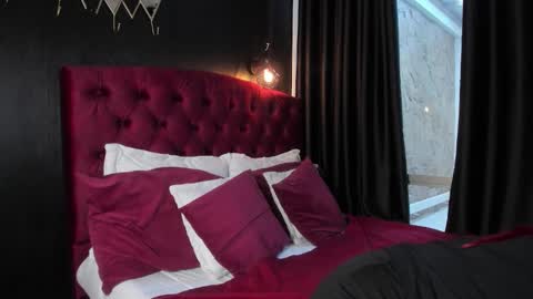 Laia  online show from 22, 11, 2025