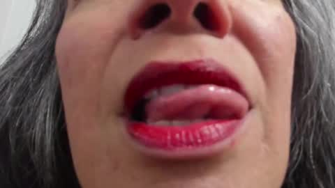 Lailacastillo online show from 11, 2, 2025