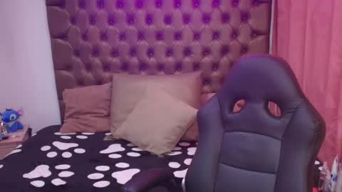 Camila online show from 19, 11, 2025