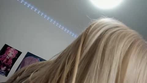 Snapshot of lain__ chatting on 15, 5, 2026 Kira online show from 15, 5, 2026