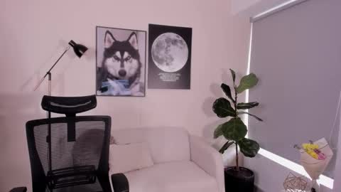 Snapshot of laira_scott chatting on 29, 11, 2025 Laira online show from 29, 11, 2025