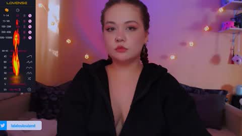 Snapshot of lala_loulou chatting on 18, 10, 2025 Nicky online show from 18, 10, 2025