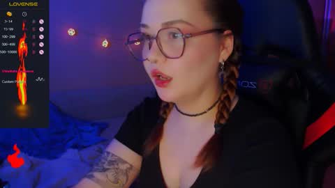 Snapshot of lala_loulou chatting on 30, 10, 2025 Nicky online show from 30, 10, 2025