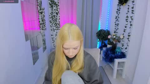 Snapshot of laly_peach chatting on 7, 1, 2026 Laly online show from 7, 1, 2026