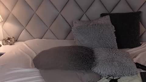 Laly Castro online show from 19, 1, 2025