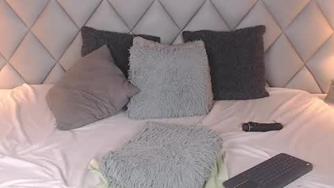 Laly Castro online show from 29, 1, 2025