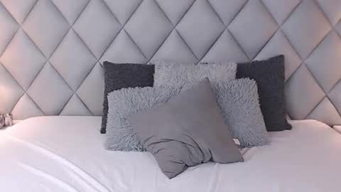 Laly Castro online show from 6, 2, 2025