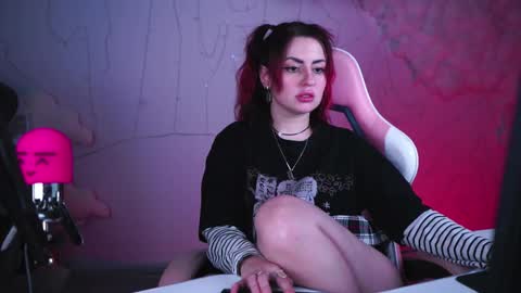 just call me Lana  and her security online show from 21, 2, 2025