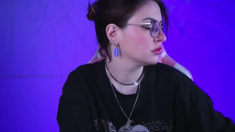 just call me Lana  and her security online show from 28, 2, 2025