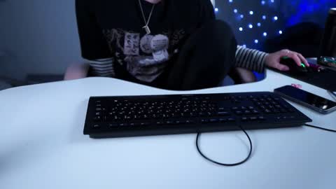 just call me Lana  and her security online show from 12, 3, 2025