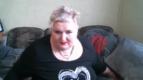 lanacat555 online show from 4, 3, 2025