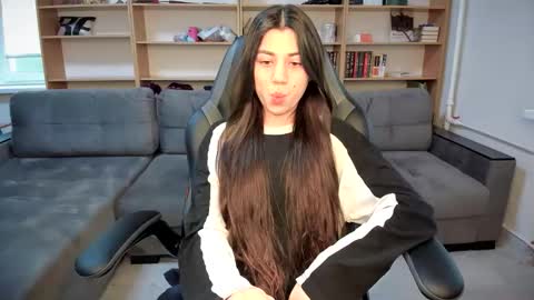 Snapshot of lanalandd chatting on 4, 6, 2026 Lana online show from 4, 6, 2026